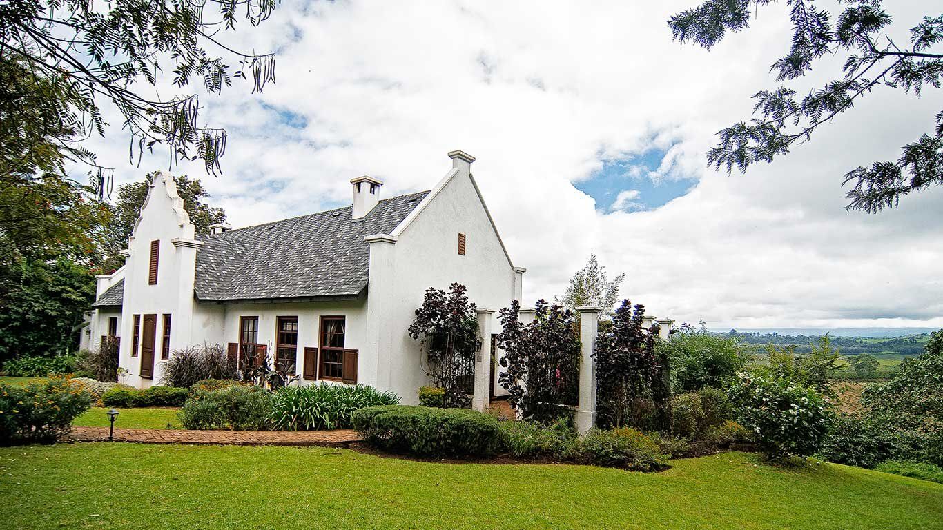 The Manor Family Cottage Exterior