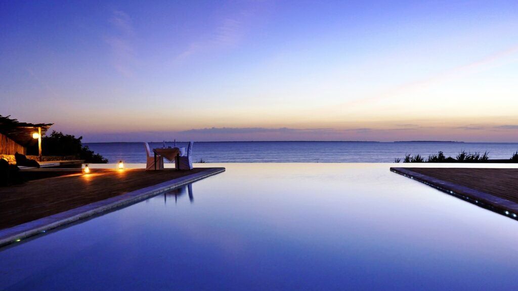 Luxury Kenya Big 5 & Zanzibar Beach 2