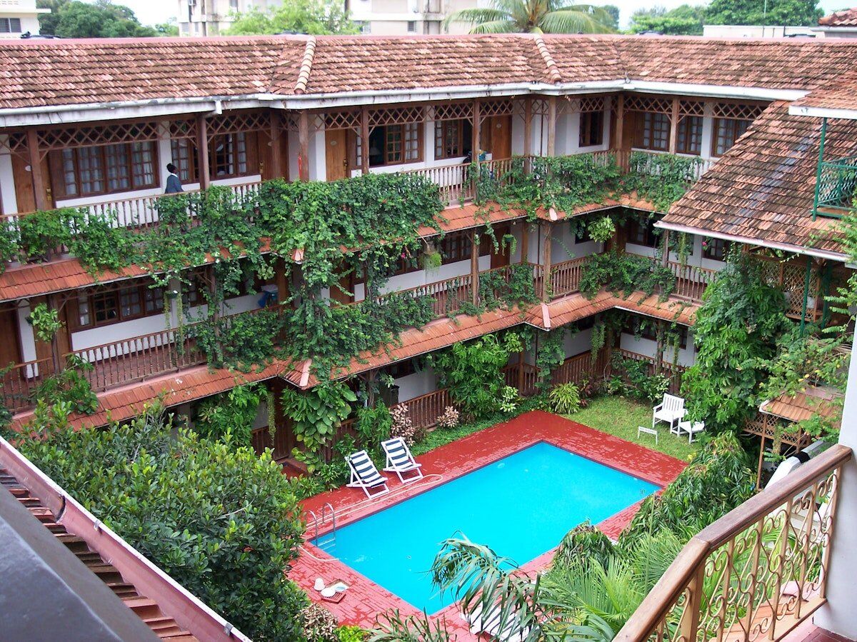 Protea Hotel Dar es Salaam Courtyard2